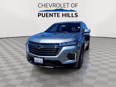 Used 2023 Chevrolet Traverse LT FWD image 3