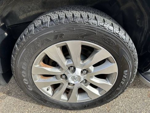 Used 2013 Toyota Sequoia Limited AWD/4WD image 32