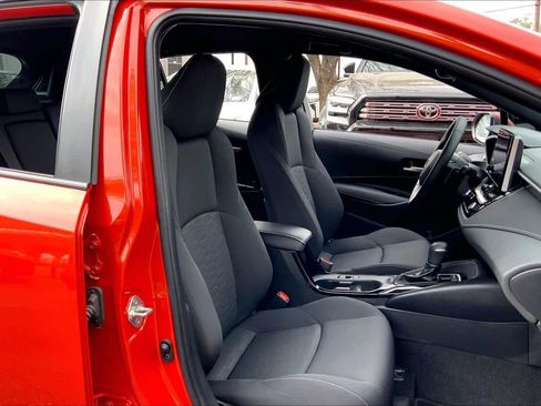 Used 2025 Toyota Corolla SE image 8