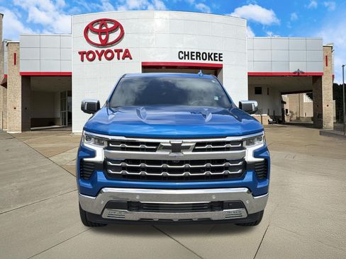 Used 2023 Chevrolet Silverado 1500 LTZ AWD/4WD image 2