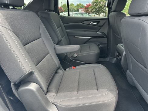 Used 2026 Chevrolet Traverse LT w/ Midnight/Sport Edition FWD image 16