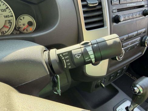 Used 2012 Nissan Frontier PRO-4X AWD/4WD image 31
