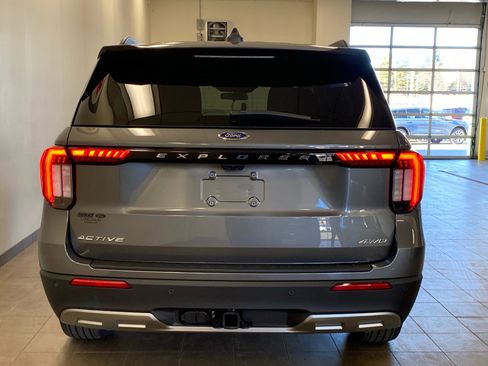 New 2026 Ford Explorer Active w/ Active Comfort Package image 13