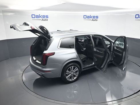 Used 2025 Cadillac XT6 Premium Luxury FWD image 58