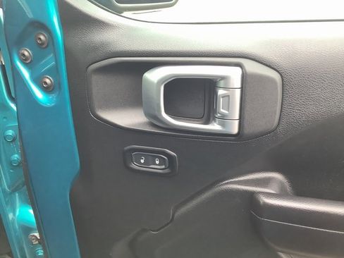 Used 2020 Jeep Wrangler Sport S image 31