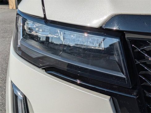 Used 2023 Cadillac Escalade Sport Platinum w/ LPO, ONYX Package image 10