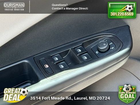 Used 2024 Volkswagen Taos SE FWD image 9