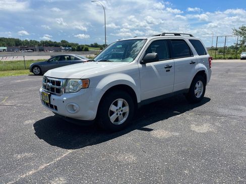 Used 2010 Ford Escape XLT AWD/4WD image 1