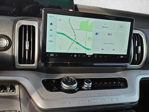 Used 2025 Ford Expedition Active image 11