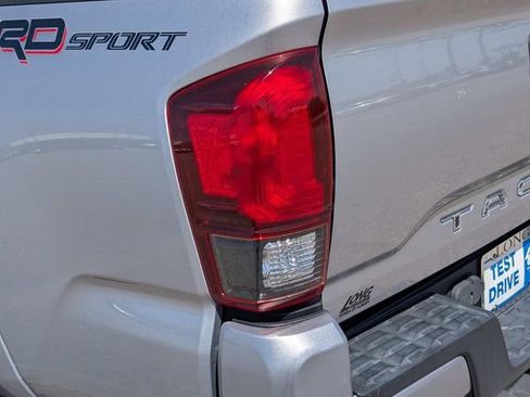 Used 2018 Toyota Tacoma TRD Sport RWD image 9