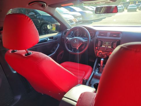 Used 2015 Volkswagen Jetta Sport FWD image 13