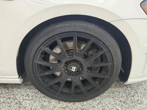 Used 2017 Volkswagen Golf R DCC & Navigation 4Motion image 13