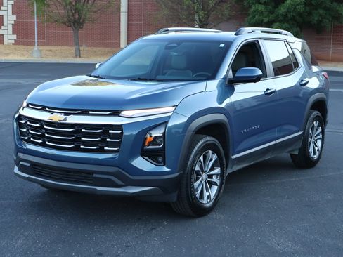 Used 2025 Chevrolet Equinox LT w/ Convenience Package II FWD image 27