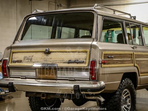 Used 1988 Jeep Grand Wagoneer AWD/4WD image 44