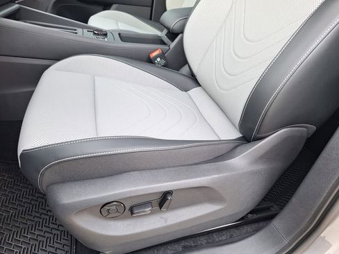 New 2026 Volkswagen Tiguan SE image 10