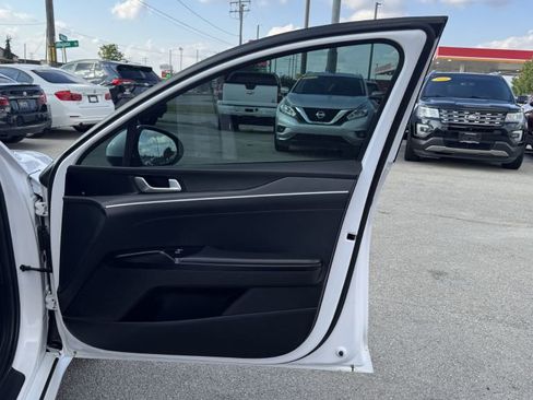 Used 2021 Kia K5 LXS image 24