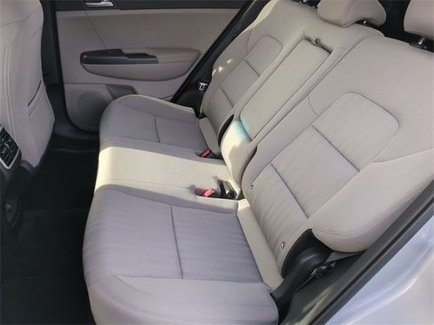 Used 2022 Kia Sportage LX image 21
