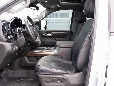 Used 2024 Chevrolet Silverado 2500 LT w/ Safety Package image 11