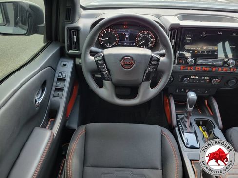 Used 2025 Nissan Frontier PRO-4X w/ Pro Convenience Package AWD/4WD image 18