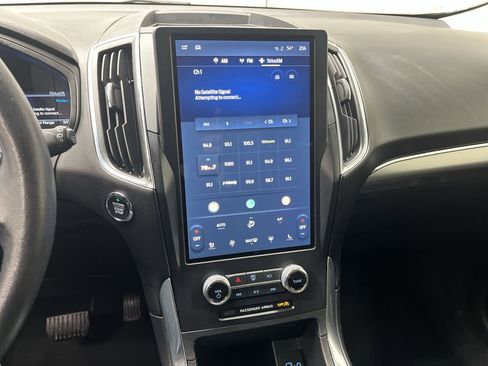 Certified 2024 Ford Edge Titanium image 17