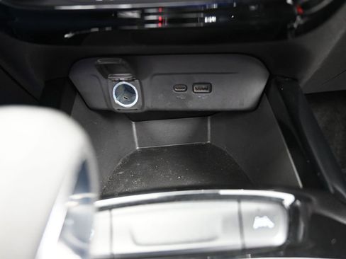 Used 2024 Chevrolet Trax LT image 23