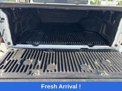 Used 2022 Nissan Frontier SV image 11