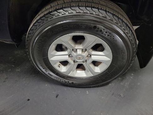 Used 2021 Toyota 4Runner SR5 image 10