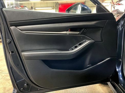 Used 2021 MAZDA MAZDA3 s image 19