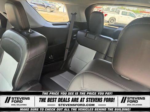 Used 2023 Ford Explorer XLT w/ Equipment Group 202A AWD/4WD image 33