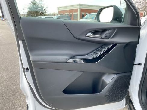 Used 2025 Chevrolet Equinox LT image 9