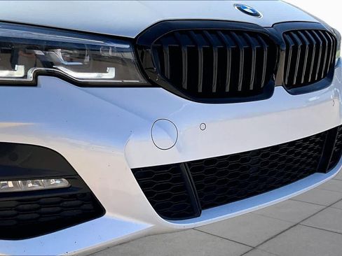 Used 2021 BMW 330i Sedan w/ M Sport Package RWD image 29