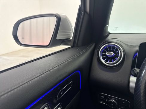 Used 2021 Mercedes-Benz GLB 250 image 34
