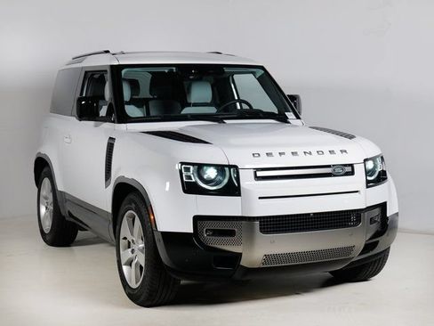 Used 2025 Land Rover Defender 90 X-Dynamic SE AWD/4WD image 10