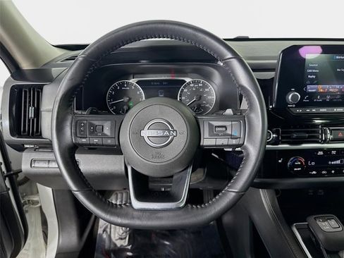 Certified 2024 Nissan Pathfinder SV FWD image 13