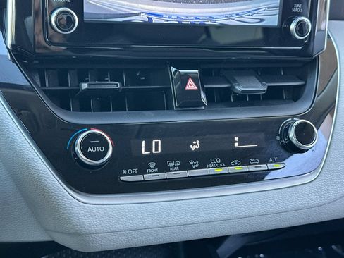 Used 2020 Toyota Corolla LE w/ LE Convenience Package FWD image 18