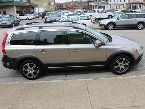 Used 2015 Volvo XC70 T6 w/ Climate Package image 4