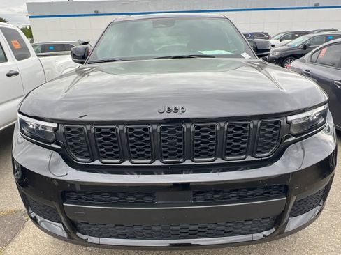 Used 2024 Jeep Grand Cherokee L Altitude AWD/4WD image 2