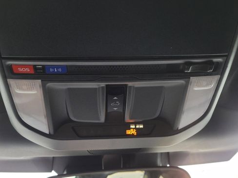 Certified 2025 Subaru Forester Premium image 30