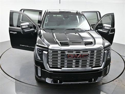 Used 2024 GMC Sierra 2500 Denali w/ Denali Reserve Package image 44