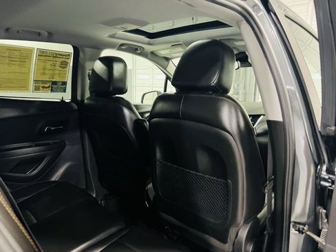 Used 2020 Chevrolet Trax Premier image 29