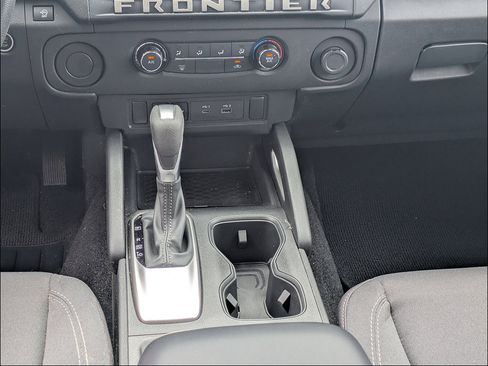 Used 2025 Nissan Frontier SV RWD image 25