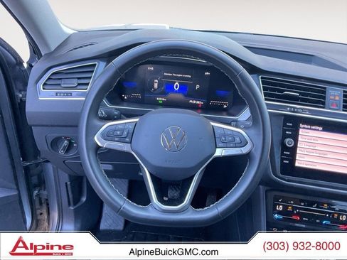 Used 2024 Volkswagen Tiguan SE image 12