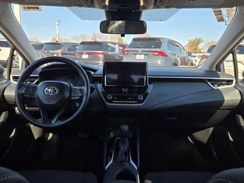 Used 2025 Toyota Corolla LE image 24