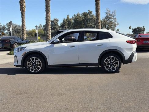 Certified 2025 BMW X2 xDrive28i w/ Technology Package image 10