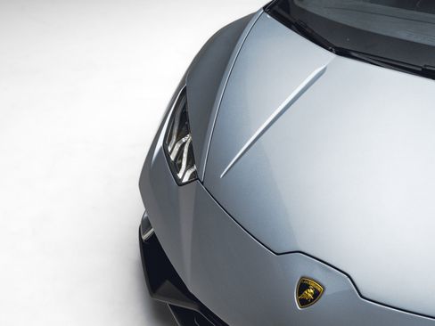 Used 2019 Lamborghini Huracan Performante AWD/4WD image 22