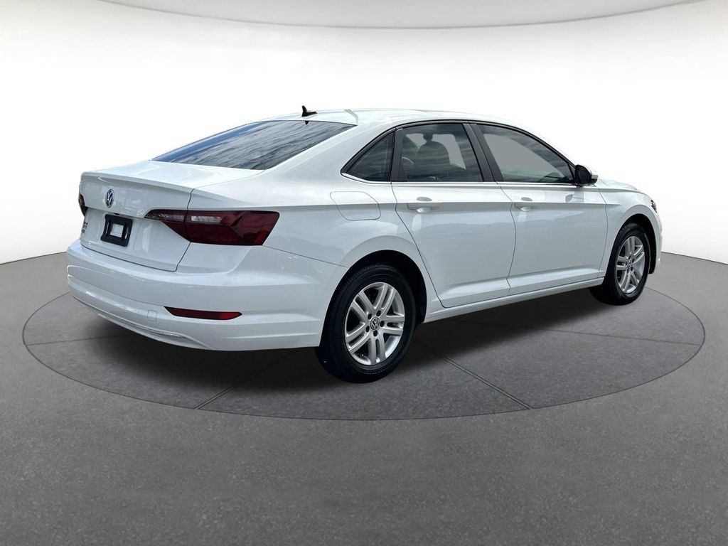Used 2021 Volkswagen Jetta SE FWD image 6