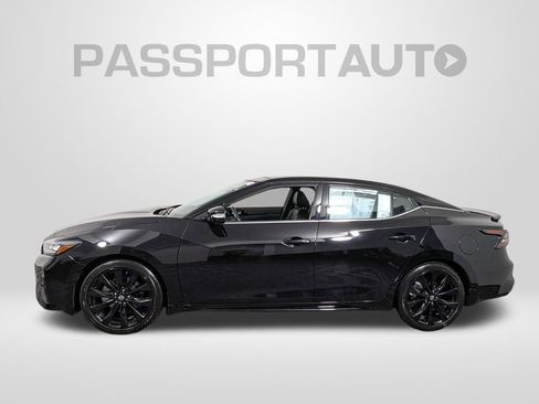 Used 2023 Nissan Maxima SR w/ Sport Mat Group image 2