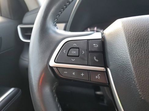 Used 2024 Toyota Highlander LE image 17