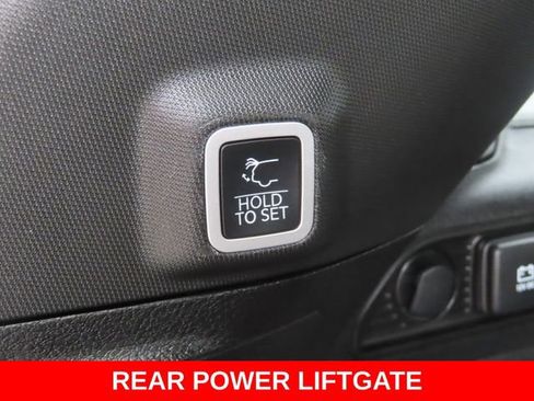 Used 2023 Jeep Grand Cherokee Limited AWD/4WD image 34