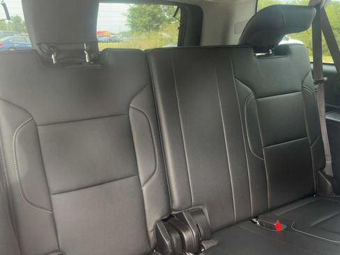 Used 2020 Chevrolet Suburban LT RWD image 33